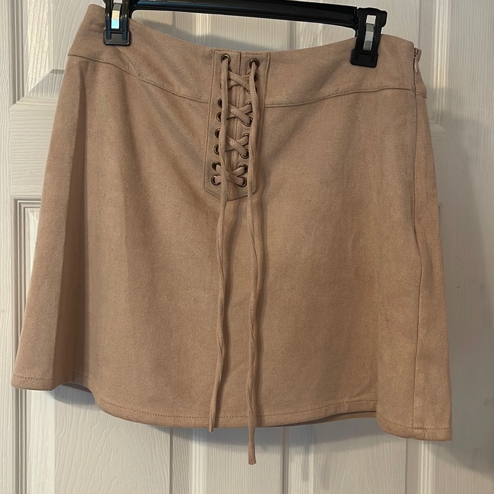 Tan suede mini skirt. Size Large